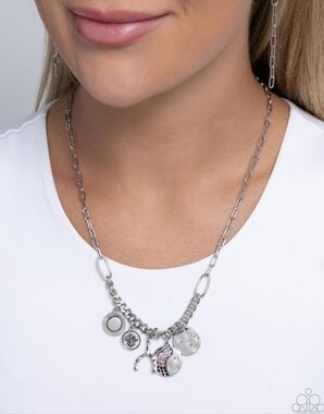 Chic Century Necklace